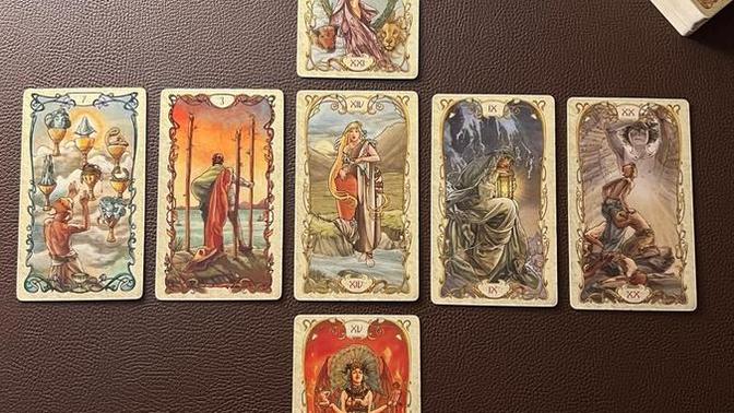 Tarot kartı falı bakmayı bilen var mı?