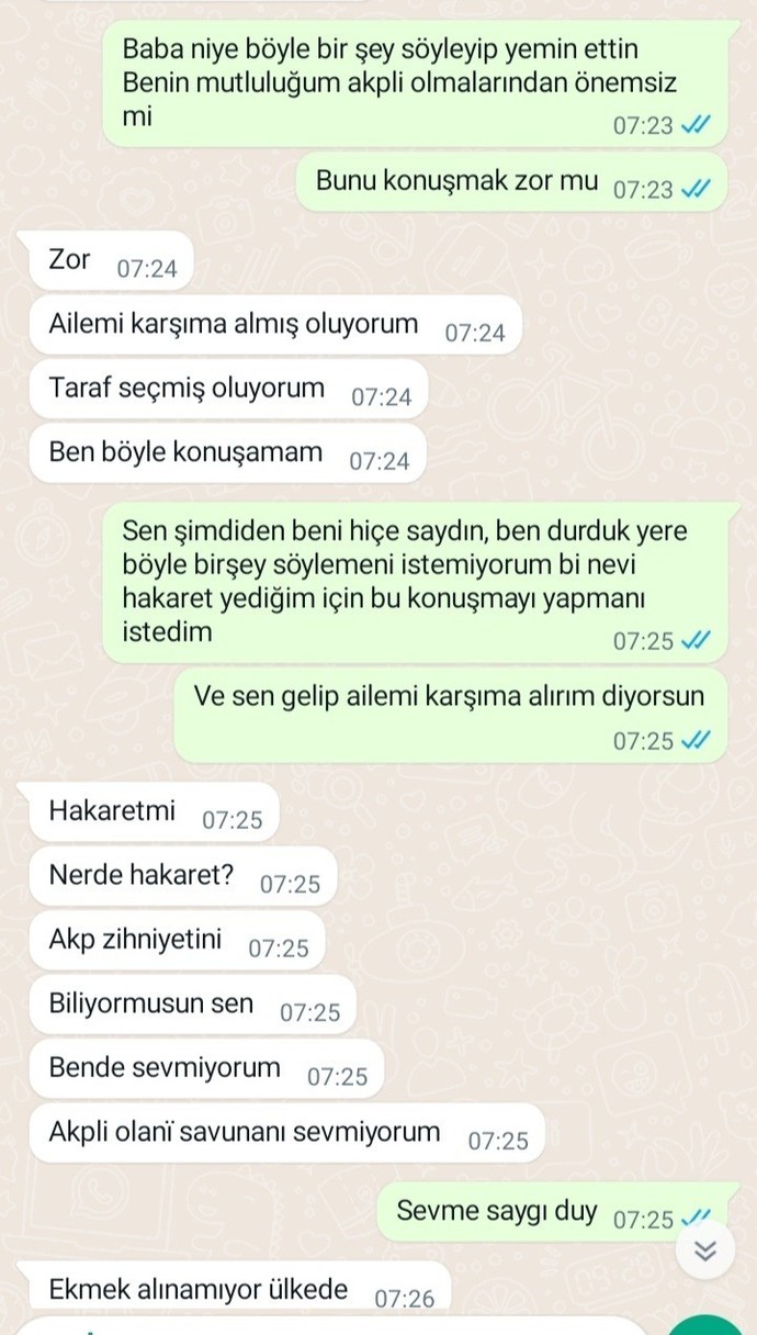 Sevgilimin babası, ailem Akp’li diye bu iş olmaz diye yemin etti. Siyaset bu kadar işin içine girebilir mi ya?