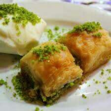 Baklavanın yanına yoğurt mu yakışır, yoksa dondurma mı?