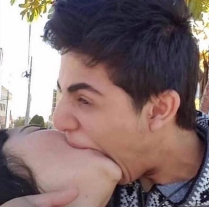 Sevgilim öpüşmeyi bilmiyor?