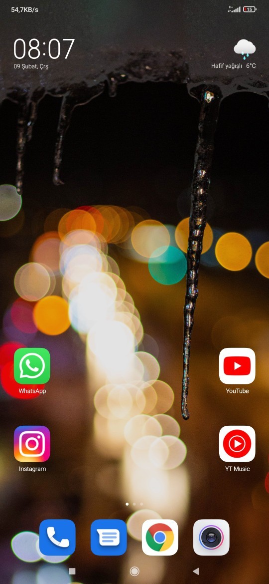 Telefonunuzun duvar kağıdı resminde ne var😁?