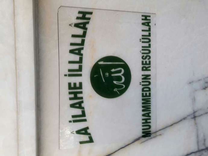 Telefonunuzun duvar kağıdı resminde ne var😁?