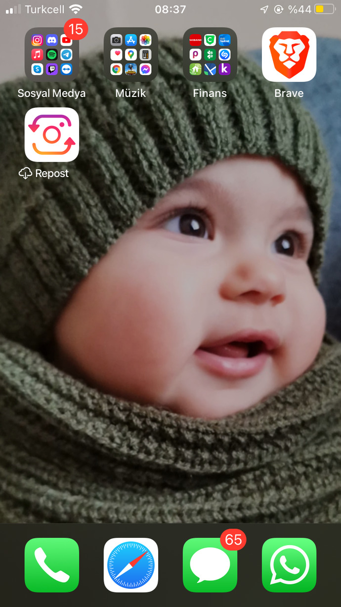 Telefonunuzun duvar kağıdı resminde ne var😁?