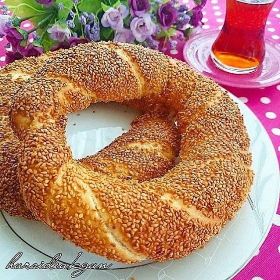 Bugün hem Dünya Simit Günü hem Dünya Pizza Günü. Hangisini daha çok seversin?