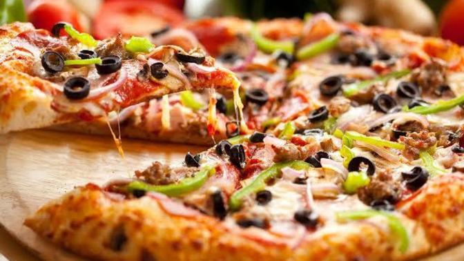 Pizza sever misiniz hangi malzemeli tercih edersin?