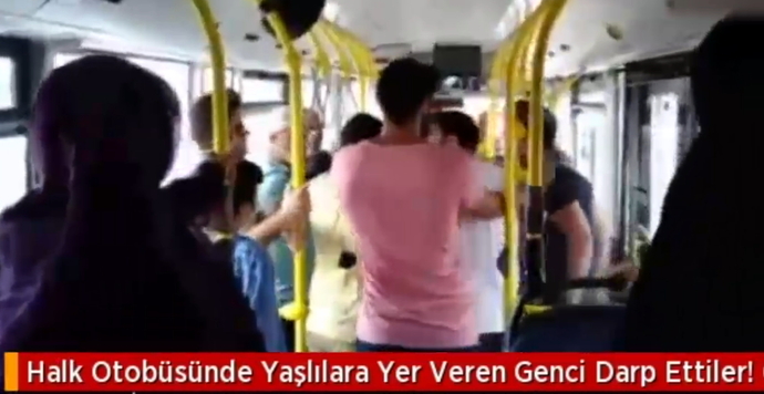 Yaşlılara yer isteyen genç dayak yedi! Otobüste yaşlılara yer veriyor musunuz?