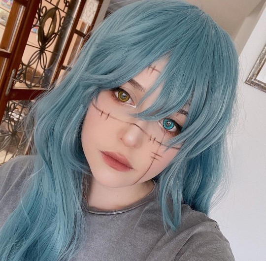 Renkli saçlı kızlar anime karakterine mi benzer?