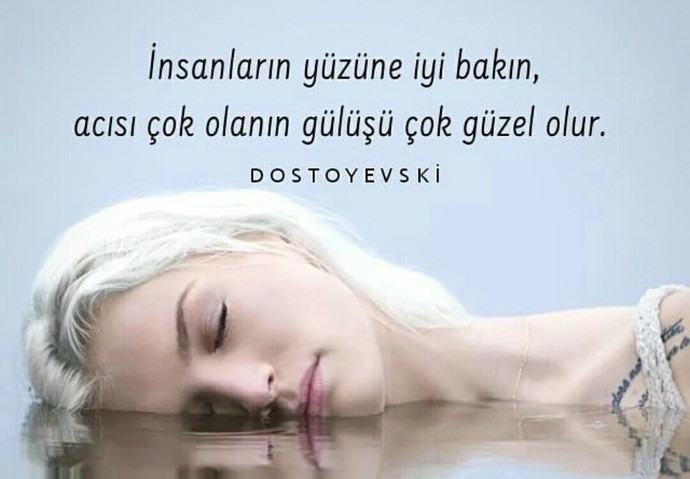 Çok gülen, mutlu görünen insan aslında çok mu yaralıdır?