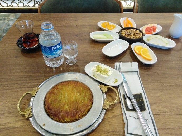 Künefenin yanına en iyi ne gider?