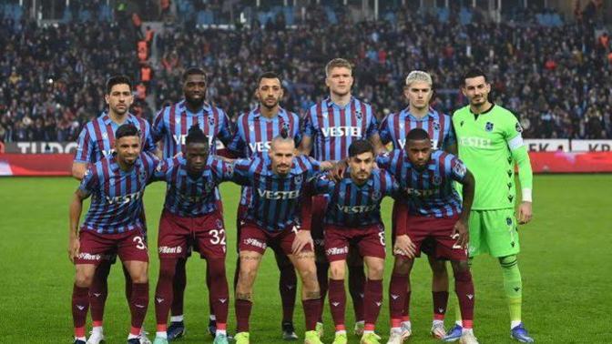 Şampiyonluğa yaklaşmakta olan Trabzonspor'un kadrosunda en beğendiğiniz oyuncu hangisidir?