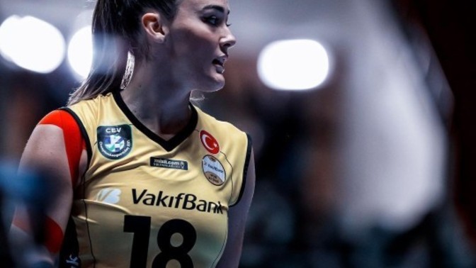 Voleybolcu Zehra Güneş çok örnek bir sporcu değil mi?