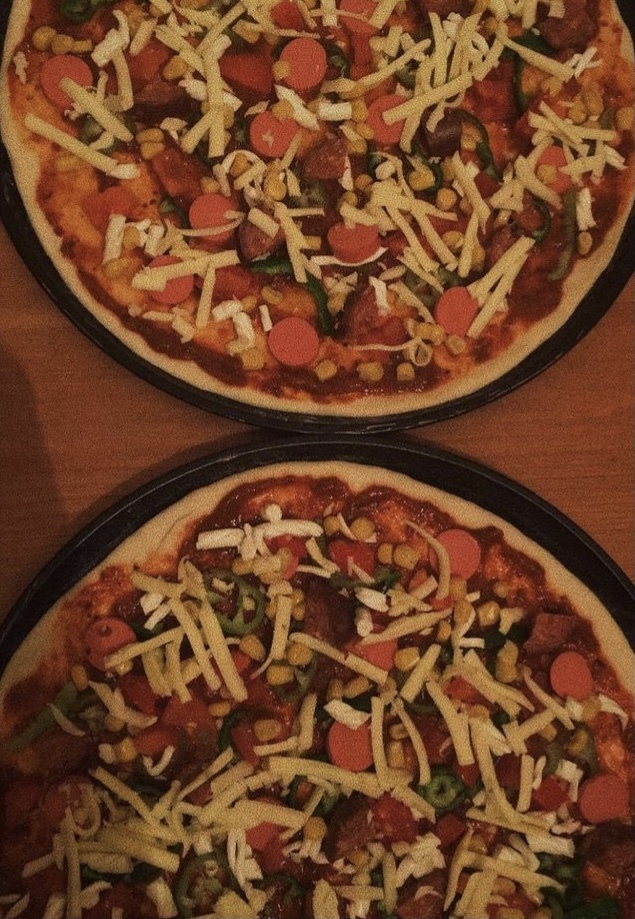Ekonomi 101: evde pizza yaptım! Sizce dışardan söylemek mi yoksa evde yapmak mı daha mantıklı?