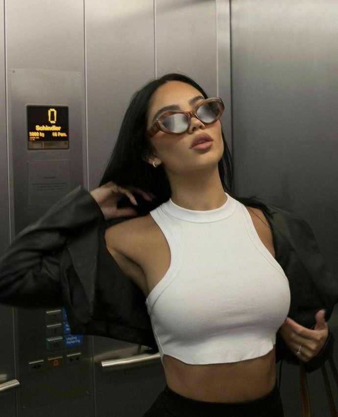 Göbeği olan biri crop giyemez mi?