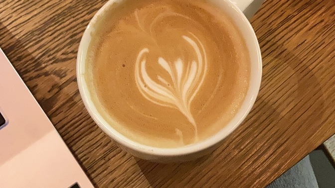 Starbucks’a gidince içeceğinizi kupada mı karton bardakta mı içiyorsunuz?