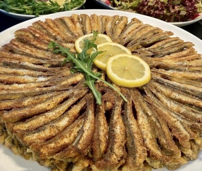 Hamsiyi kılçıklı mı yersiniz, kılçıksız mı?