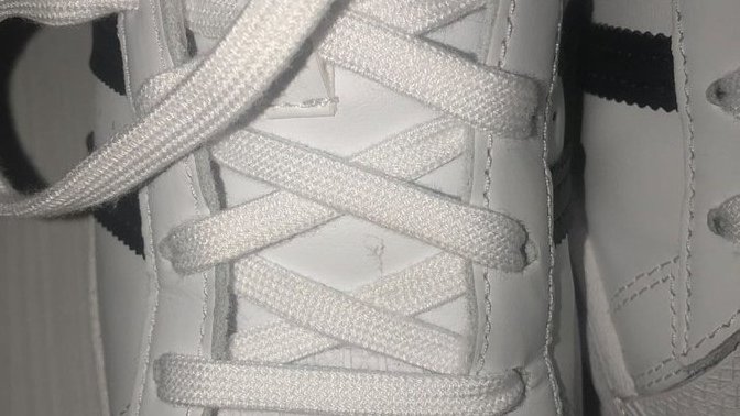 Adidas sitesinde lekeli ayakkabı?