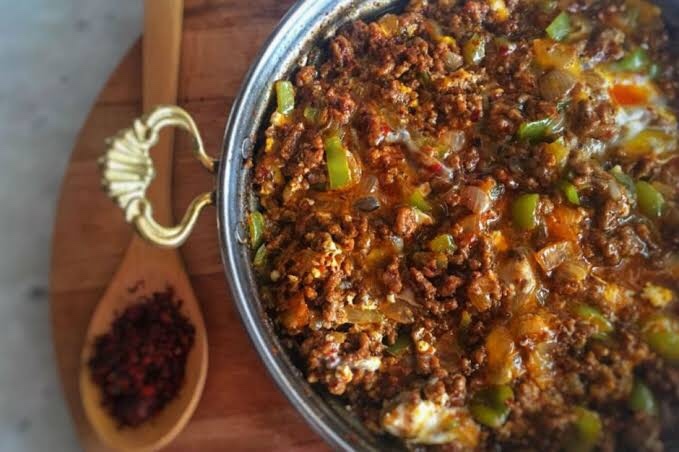 Menemenin içerisine et ve et ürünlerinden koyar mısınız?