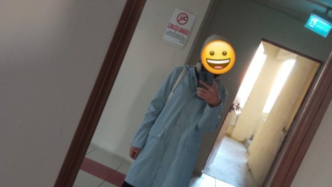 Görseldekiler gibi giyinen biri, tesettüre uygun mu giyiniyor sizce?