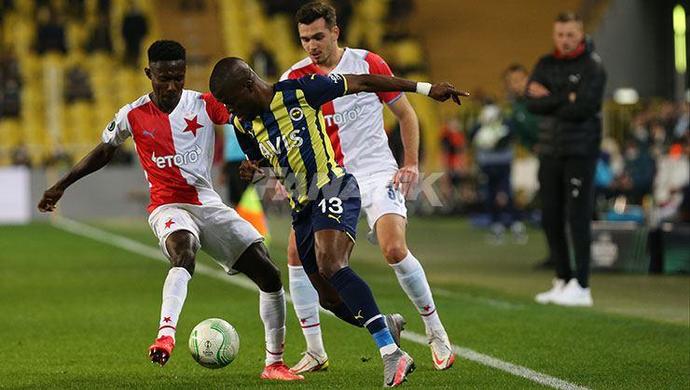 Fenerbahçe 2 - 3 Slavia Prag: Sarı-lacivertliler Avrupanın vasat takımlarından Slavia Praga mağlup oldu! Maçı nasıl buldunuz?