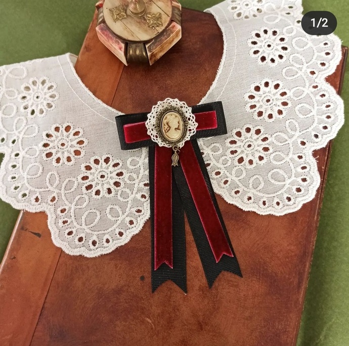 Yaka takmak güzel mi sizce,bunlardan hangisi güzel?