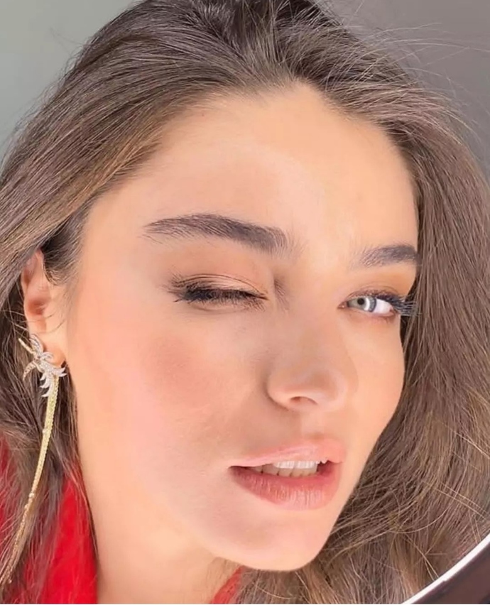 Her şeyin farkındayım ama hiçbir şey umrumda değil dediniz mi?