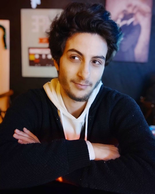 Sosyal medyada nasıl bir profil size "Bir bakış baktın kalbimi yaktın" dedirtir?