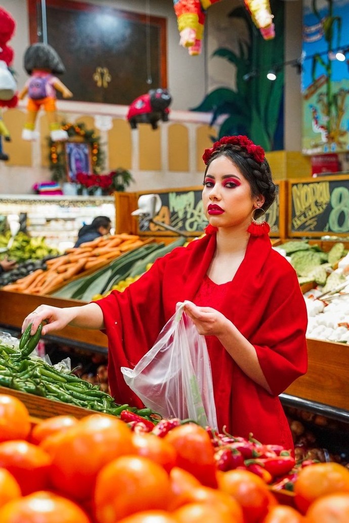 Alışveriş yaparken size dik dik bakan herhangi birine nasıl bir tepki verirsiniz?