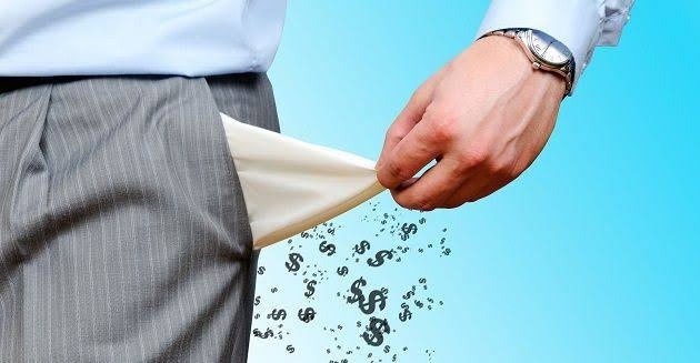 Gelecek ayki maaşımı geçen ay harcamışım gibi bir gün geçiyorum. Geçinmek neden bu kadar zorlaştı?