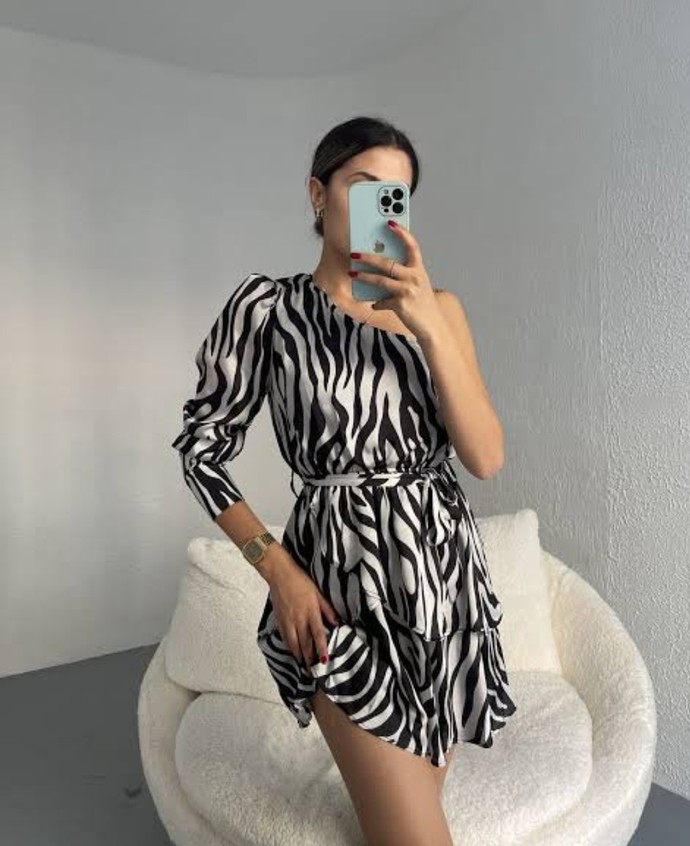 Zebra desenli elbiseleri beğeniyor musunuz?