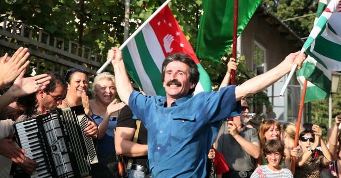 Abaza kimlere deniyor