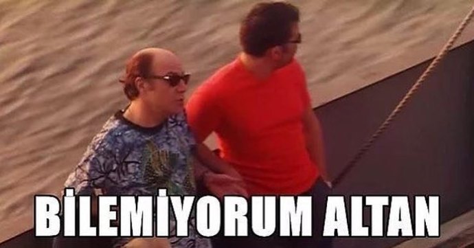 Sevgilim nereye gitsem canlı konum istiyor. Çiftler birbirine konum atmak zorunda mı?