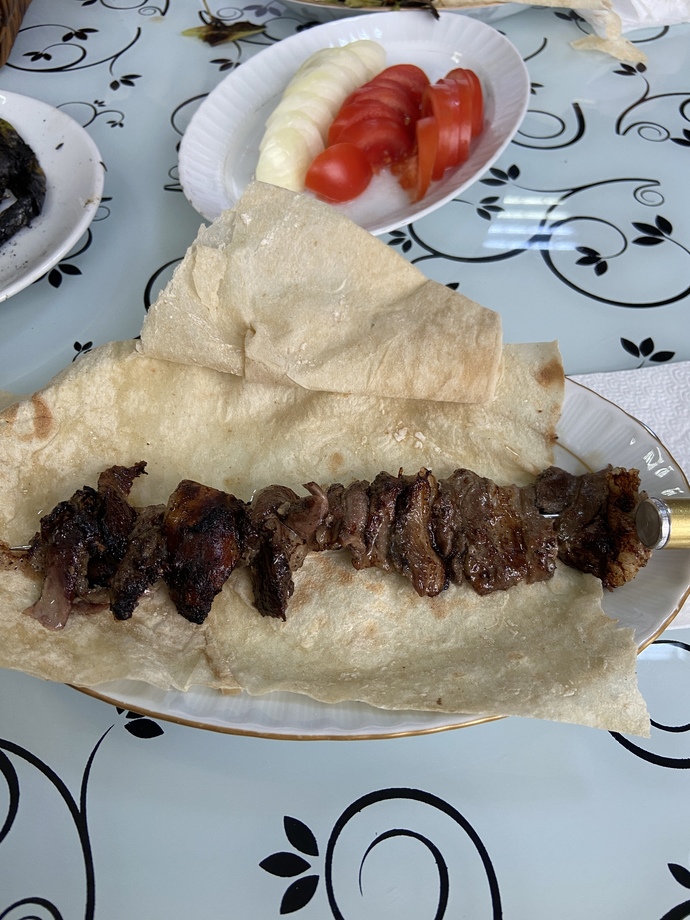 sanatçı burada ne anlatmak istemiş?