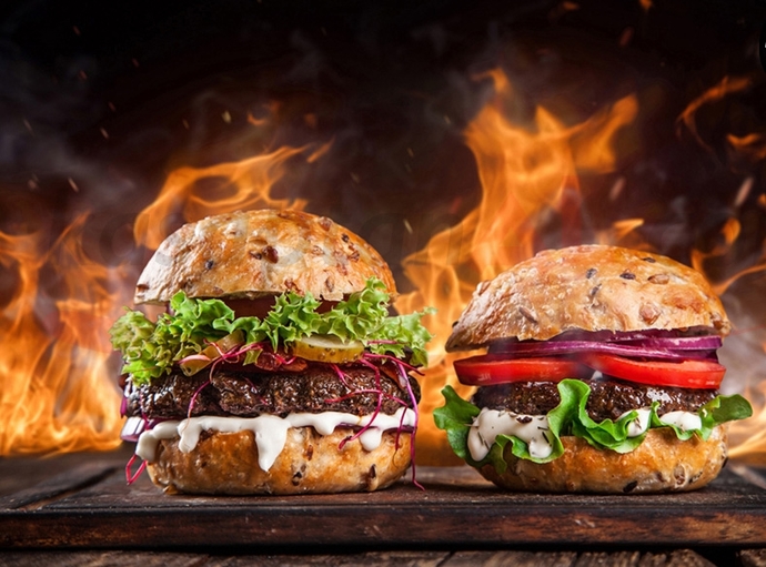 Hamburgerin yanında kola mı tercih edersiniz ayran mı?
