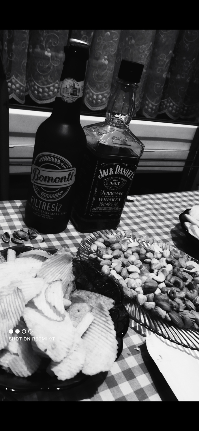 Gezenleri kıskanarak geçirdiğim akşamımdan hepinize selammmm! Anlık fotoları alalım mı🥳?