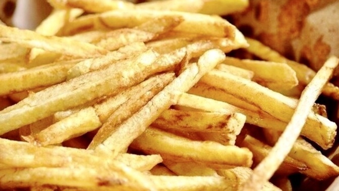 Patates kızartması mı, küt böreği mi?