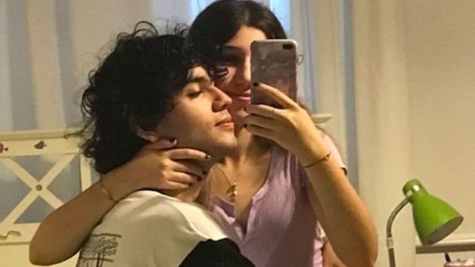 Eski sevgiliniz ile sevgili olan bir yakın arkadaşınıza ne cevap verirdiniz?