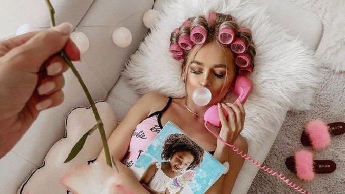 Evde bile makyaj yapıp süslenen kadın takıntılı mıdır?