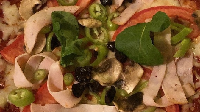 Yulaftan pizza yaptım! Sizce nasıl görünüyor?