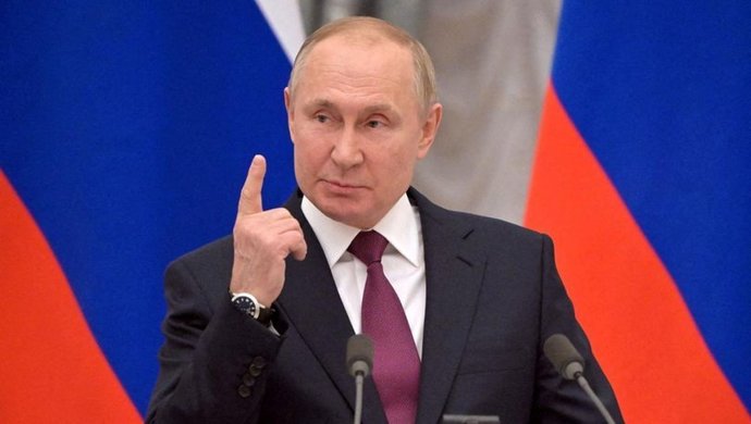 Zelensky mi , Putin mi HAKLI ?