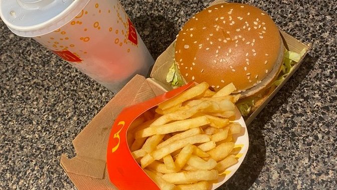 Bu gece ne yiyip ne içiyorsunuz🍔?