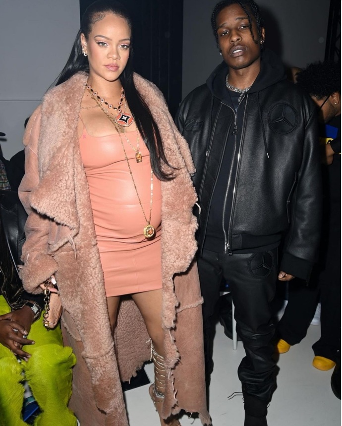 Rihanna ve Asap Rockyden yeni poz! Tarzlarını nasıl buldunuz?
