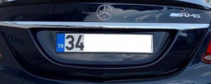 Plakalarda hangi renk TR olmalı sizce?