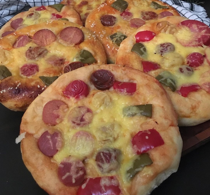 Mini pizza yaptım, nasıl görünüyor?