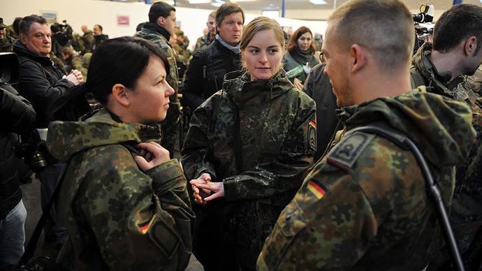 Almanya tekrar zorunlu askerligi tartismaya baslamis bu defa kadinlar icinde ne düsünüyorsunuz?