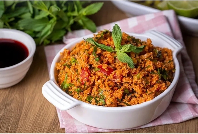 Tarafını seç mercimek köftesi mi kısır mı?