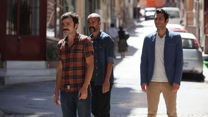 Senaryosundan ziyade müzikleriyle aklınızda yer etmiş dizi/film var mı?