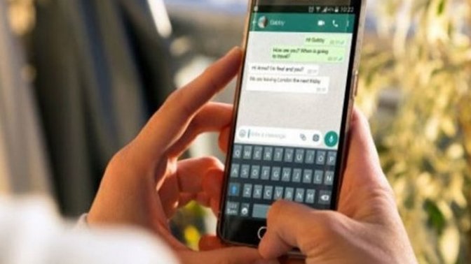 Sevgiliyle mesajlaşmak mı keyiflidir sesli konuşmak mı?