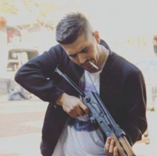 Sizin de arkadaşlarınız size özeniyor muğ?