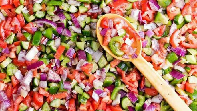 Salatanızı soğanlı mı yersiniz, soğansız mı?