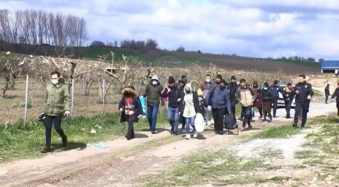İzmir’den kamyona bindirilen 55 Afgan göçmen burası Yunanistan denilerek İstanbul’da bırakıldı. Ülke iyice Yeşilçam’a dönmedi mi?